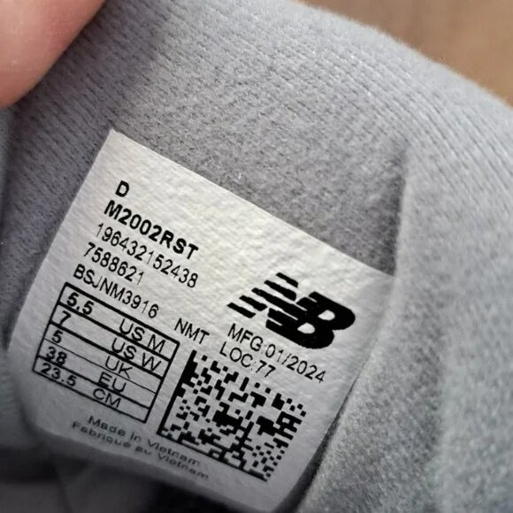 New Balance 2002R Sneaker - Color: Grey / Grey - Size: Women 7 Wide (D) - Picture 9 of 9